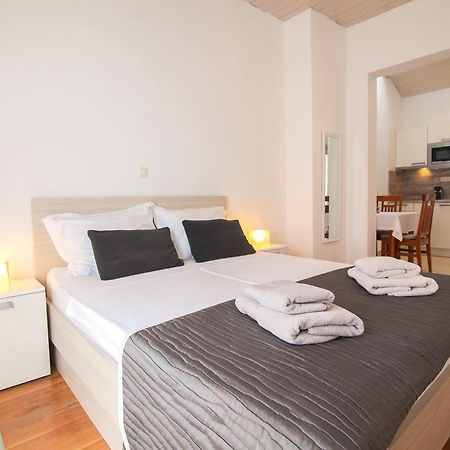 Helvetia Sunny Apartments Bol Exterior foto