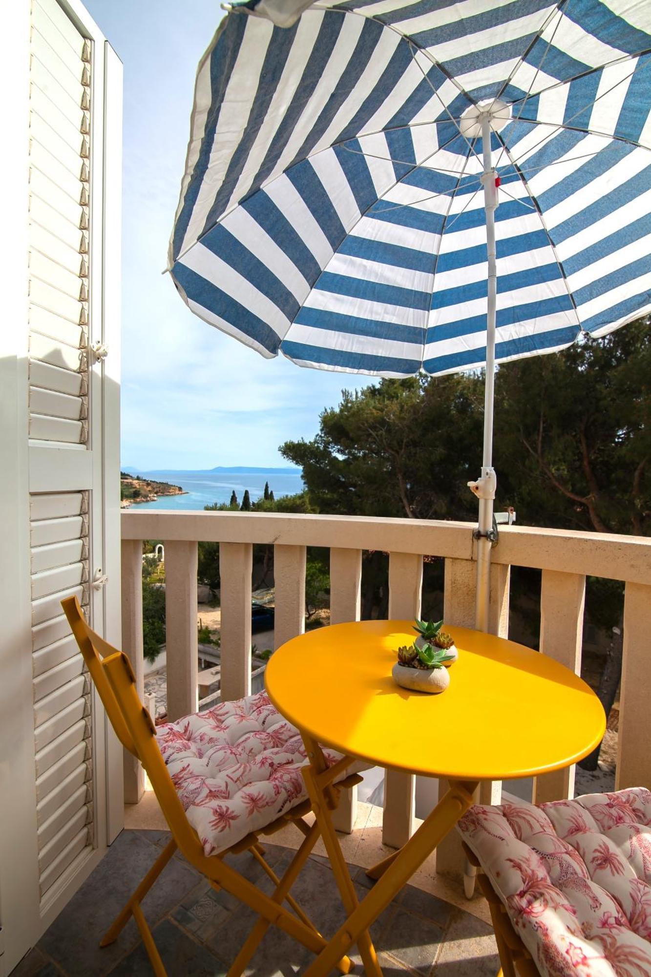 Helvetia Sunny Apartments Bol Exterior foto