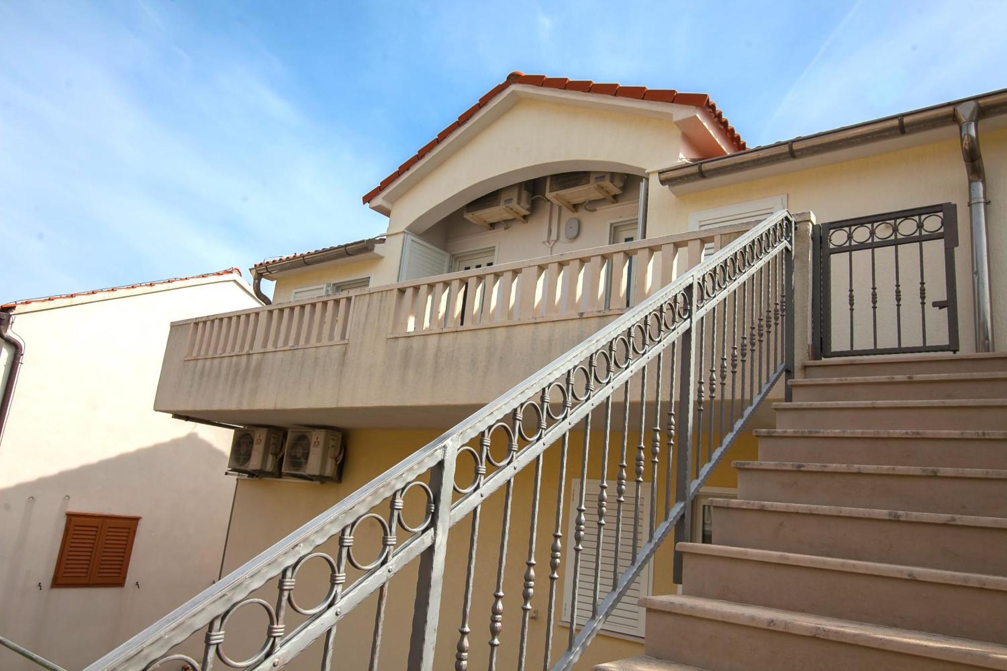 Helvetia Sunny Apartments Bol Exterior foto